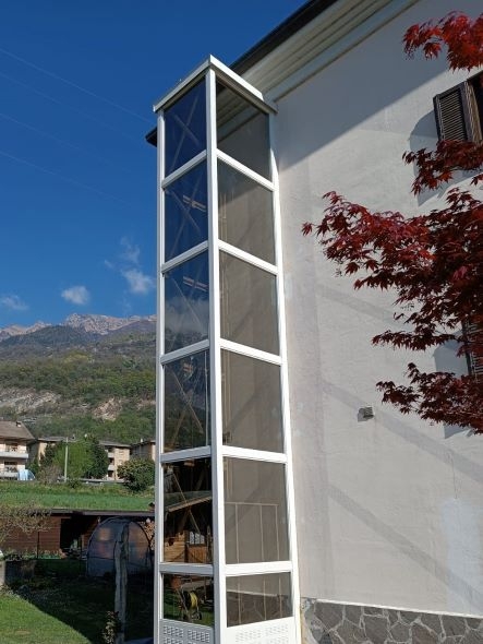 PIATTAFORMA ELEVATRICE PER ABBATTIMENTO BARRIERE ARCHITETTONICHE