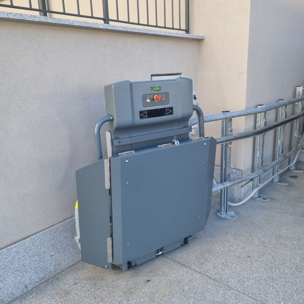 servoscala con piattaforma