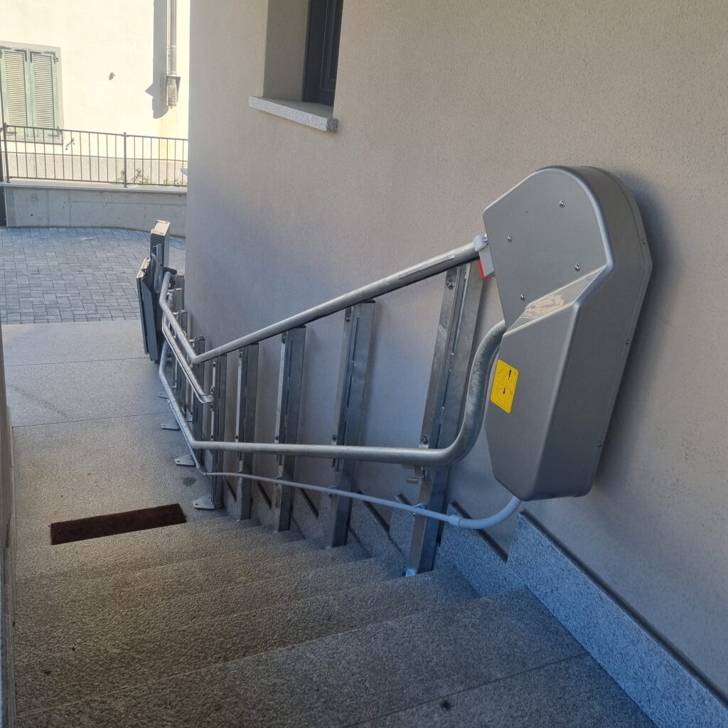 servoscala con piattaforma