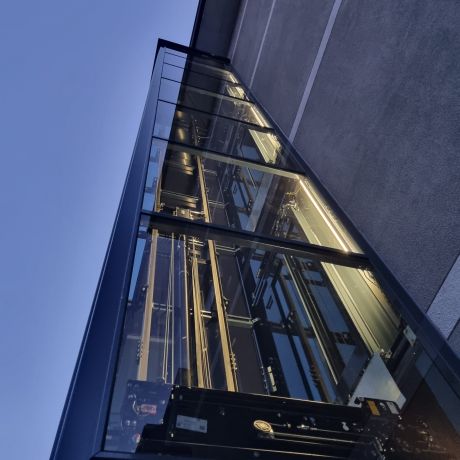 piattaforma elevatrice porte automatiche